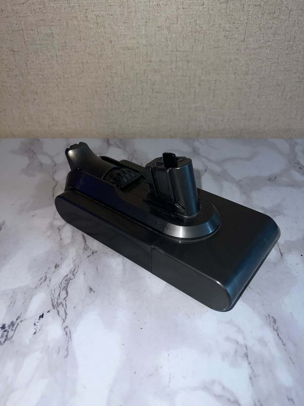 Genuine Dyson SV16 Click-in Battery and Charger